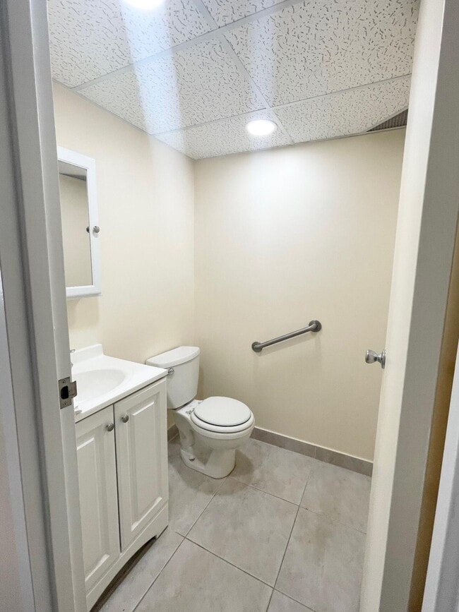 Building Photo - 314 Saxony Way