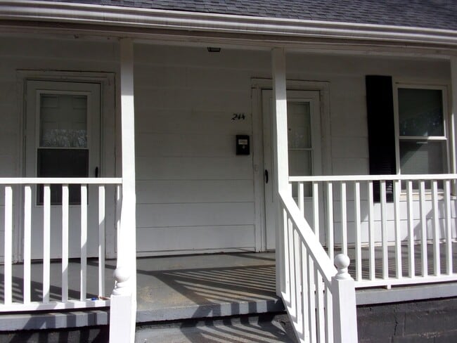 Building Photo - 2 Bedroom 1 Bath Home with Additional Room in Downtown Rock Hill