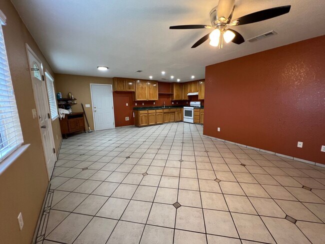 Building Photo - 1417 Hall Ave