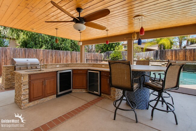 Building Photo - Bright & Spacious 4Bdm and 3Ba Home in Escondido!