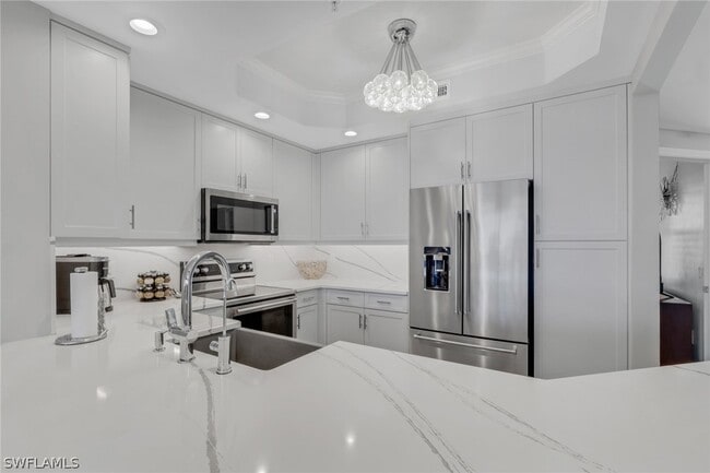 Building Photo - 420 Cove Tower Dr