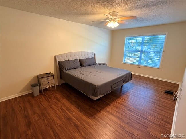 Building Photo - 2400 Forest Dr