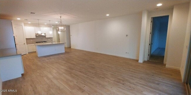 Building Photo - 9838 E Sunspot Dr