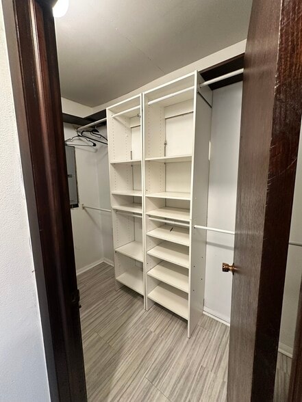 Closet - 3346 N Neva Ave