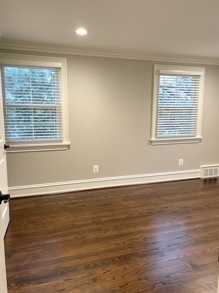 1st Bedroom front windows - 1608 Graefield Rd