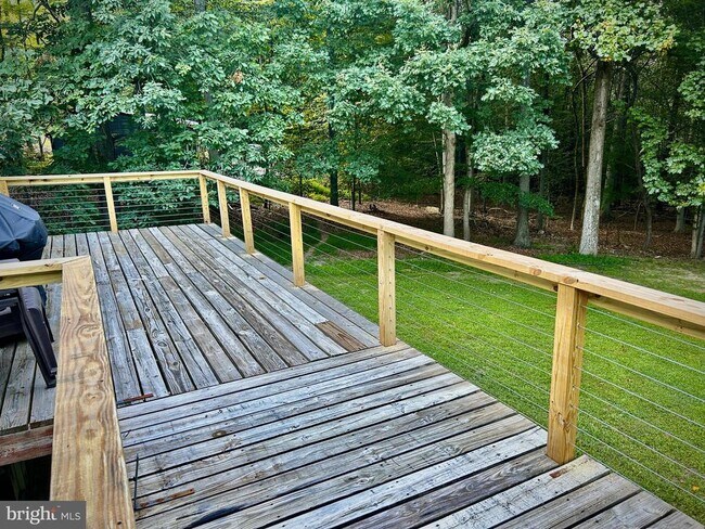 Building Photo - 6405 White Oak Ct