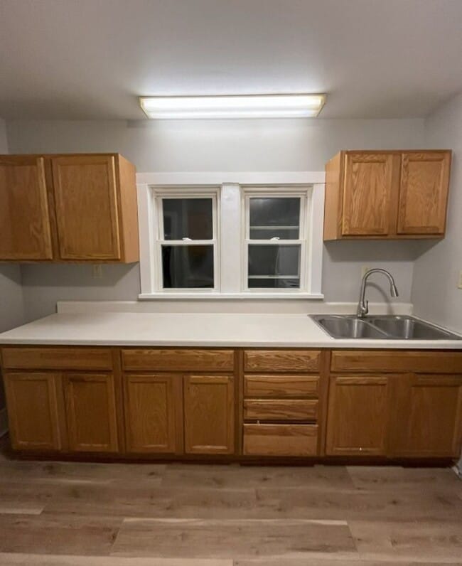 Building Photo - Charming 2-Bed, 1-Bath Single-Family Home ...