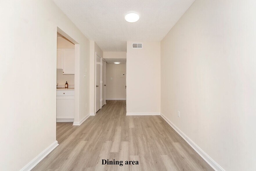 Building Photo - 14 Halley Pl SE