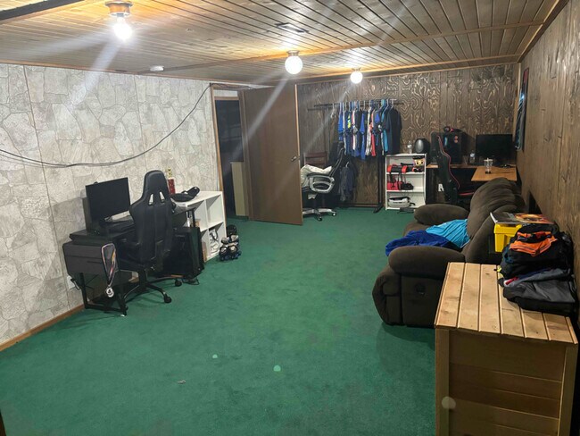 Building Photo - 3242 Larry Dr