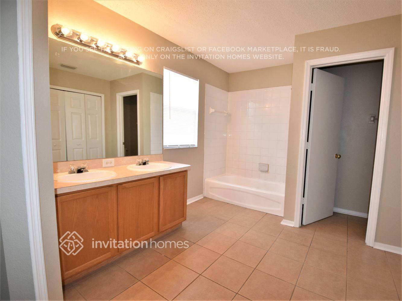 Building Photo - 12619 Longcrest Dr