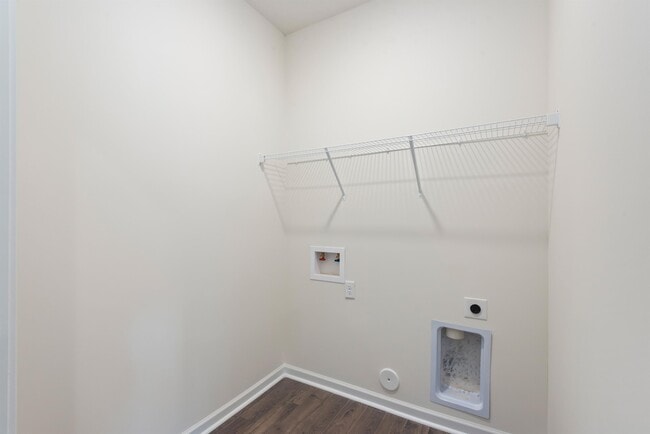 Building Photo - 5513 English Holly Wy