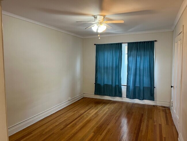 Building Photo - 5907 W Arthington St
