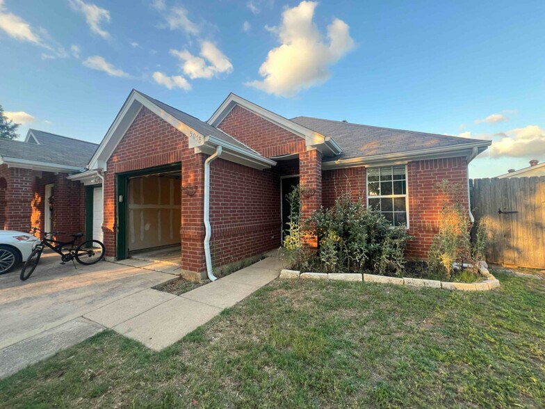Primary Photo - 812 Becard Dr