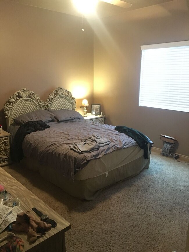 Building Photo - Townhome in Grand Legacy