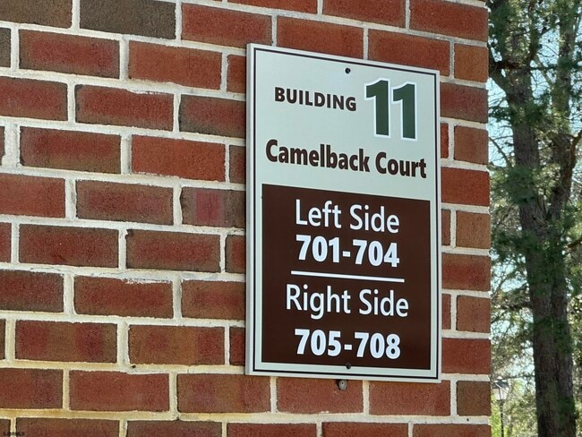 Building Photo - 703 Camelback Ct