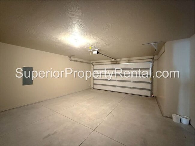 Building Photo - New 3 bed, 2.5 bath with 2 car garage home