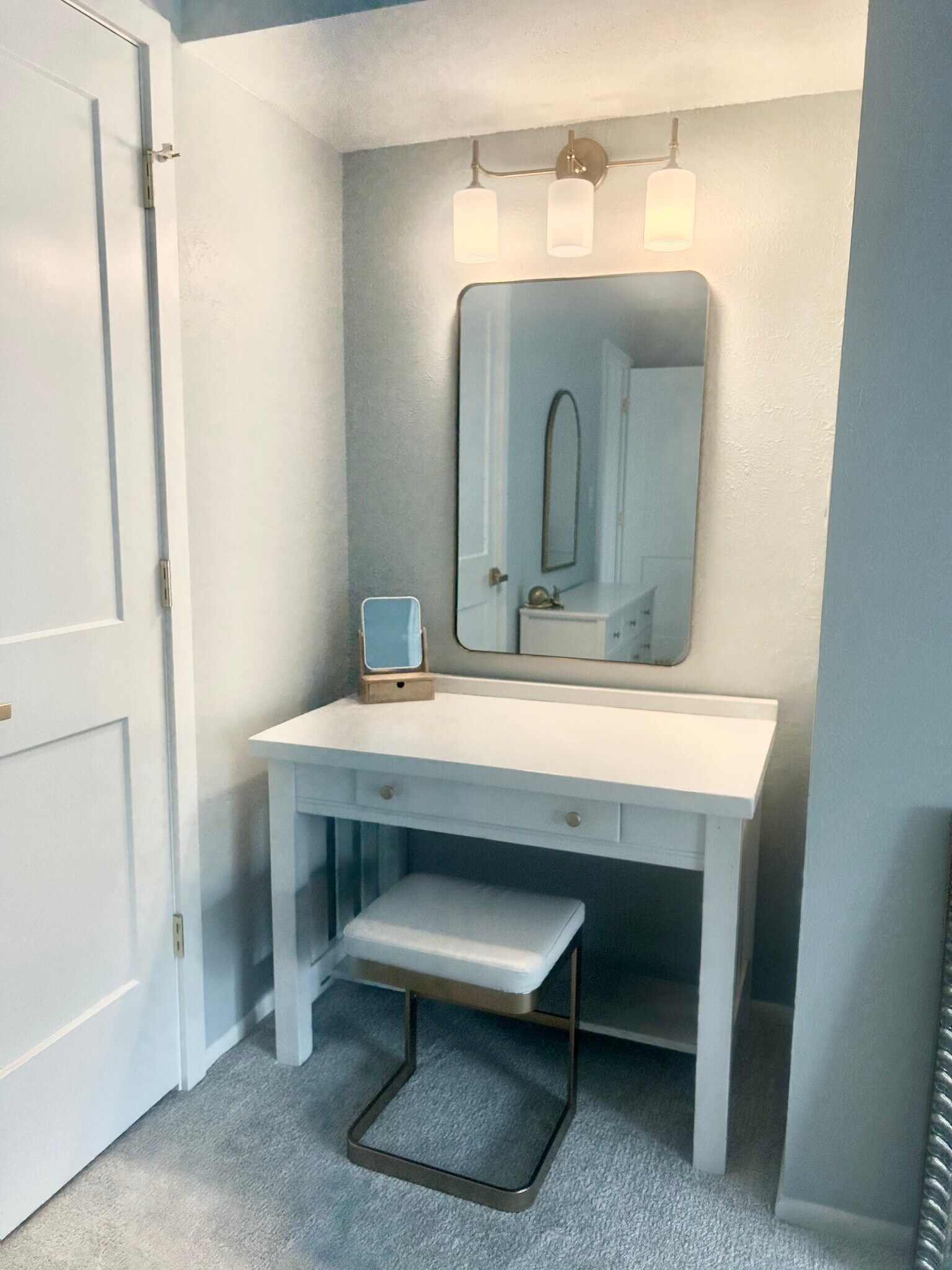 Master Bedroom Vanity - 4190 35th Ter S