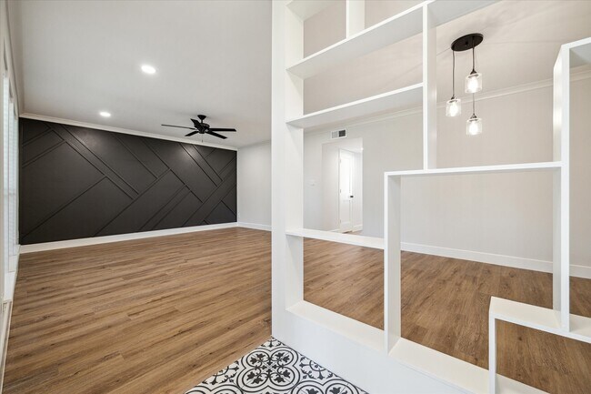 Building Photo - 2315 Triway Ln