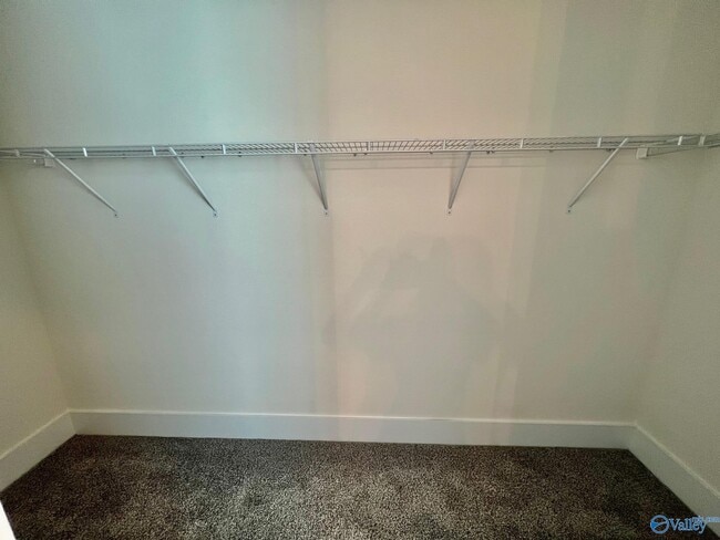 Building Photo - 330 Silo Ln