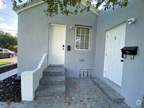 Building Photo - 10 N Palmway