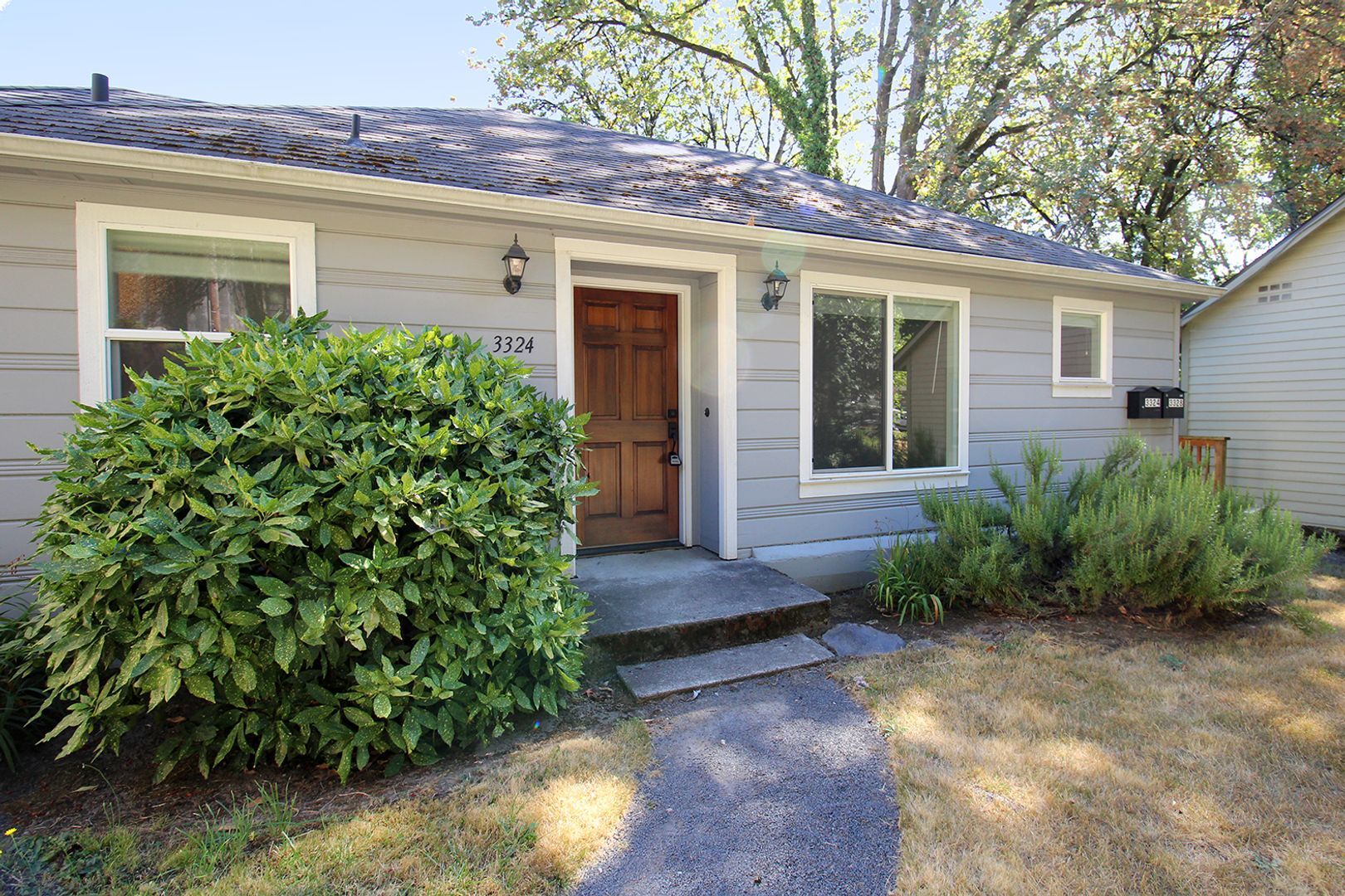 Building Photo - 3328-3328 SW 10th Ave