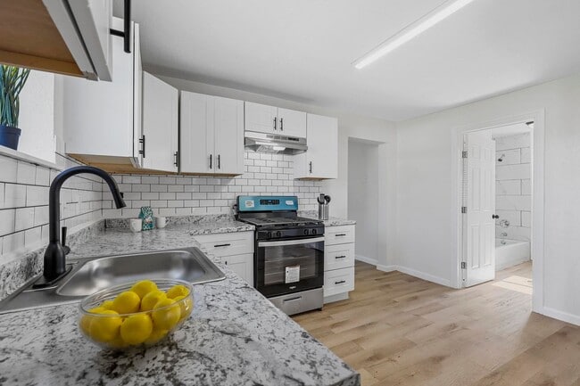 Building Photo - BEAUTIFUL- UPDATED 3 bedroom 1 Bath in Cleburne!