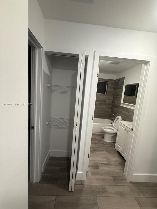 Building Photo - 486 E 30th St