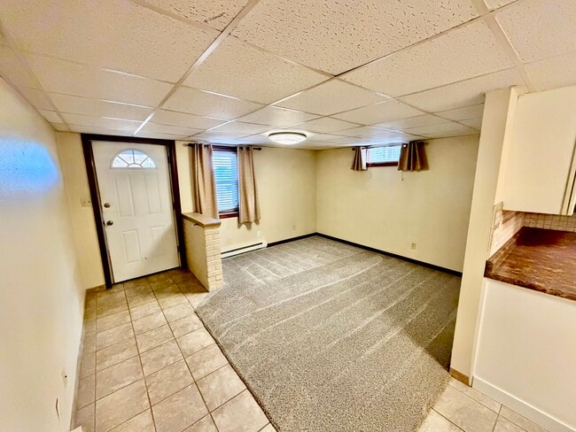 Building Photo - 114 N C St