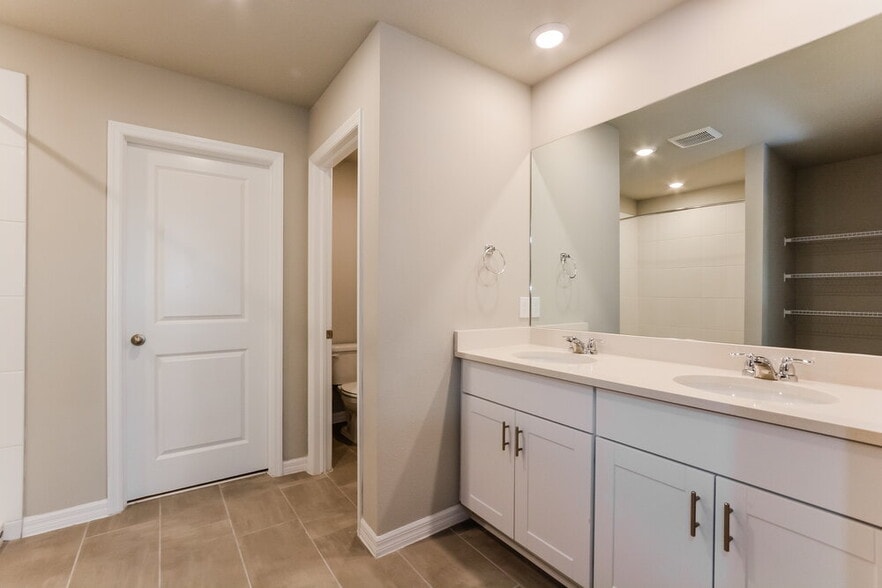 Building Photo - 1510 Branchwood Ln