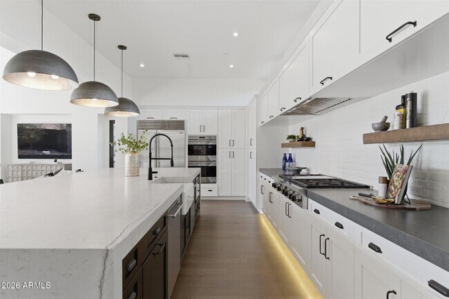 Building Photo - 8900 E Sands Dr