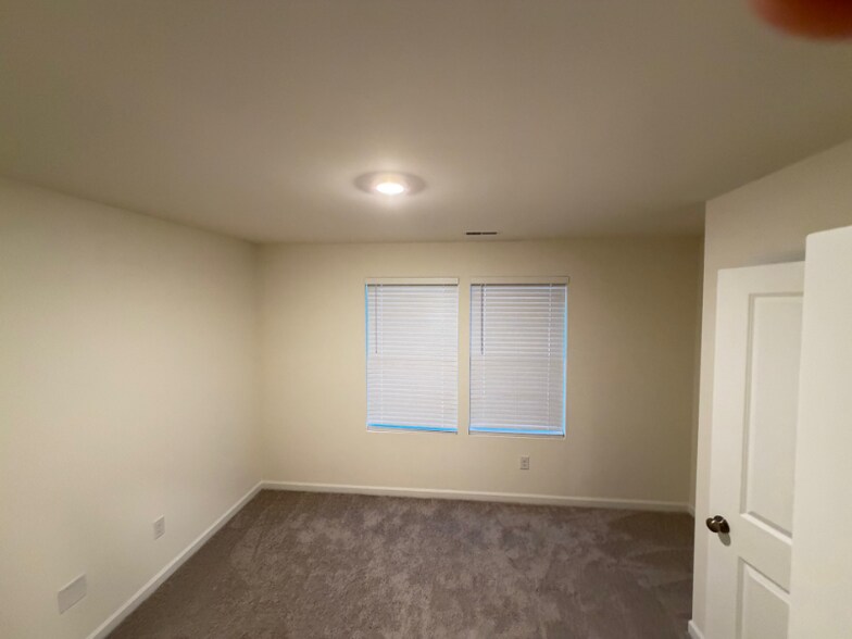 Building Photo - 116 Vulcan St