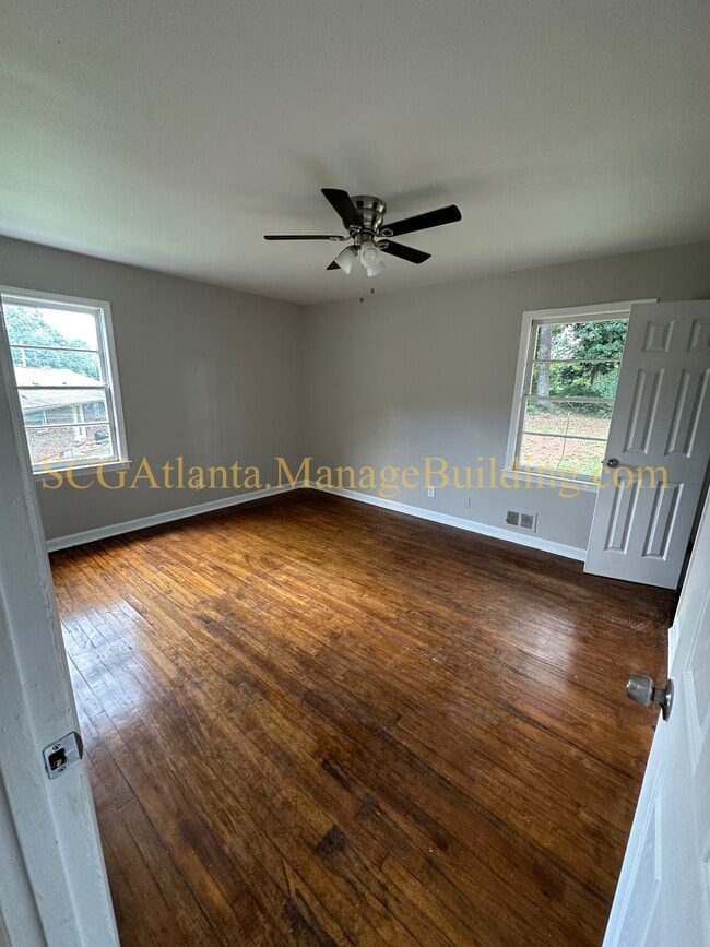 Building Photo - 2639 Lilac Dr
