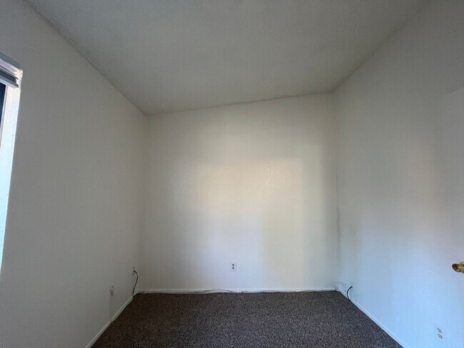 Building Photo - 309 Oak Meadow Ln