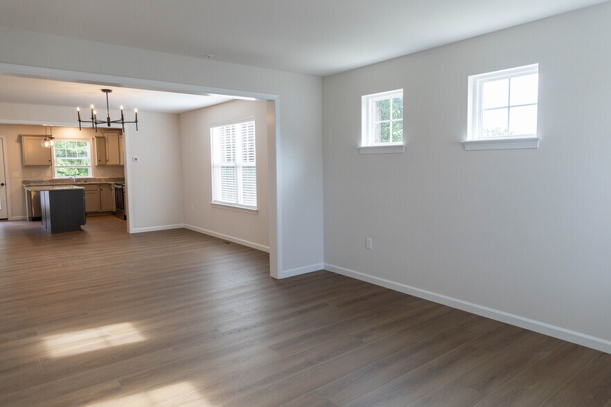 Building Photo - 83 Beech Tree Ct
