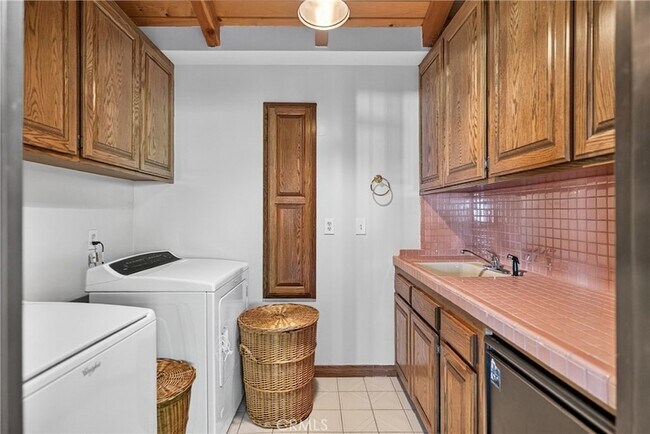 Building Photo - 28917 Scotsview Dr