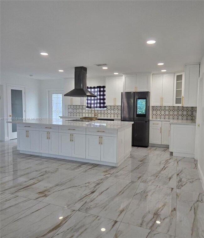 Building Photo - 611 SW 64th Way