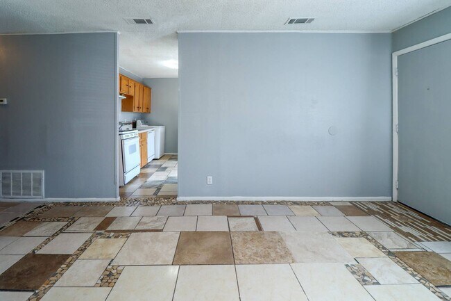 Building Photo - 1309 Greenwood Ave