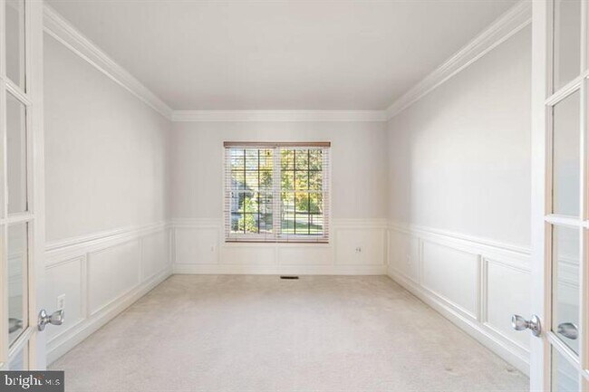 Building Photo - 2038 Madrillon Rd