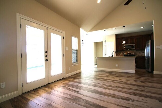 Building Photo - Ready Now! 3BD/2BA Home in Benbrook | Vaulted Ceilings | Gourmet Kitchen | 2-Car Garage | Landsca...