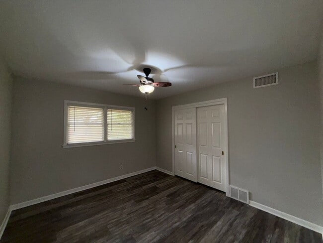 Building Photo - Spacious 3 Bedroom 2 Bath home COMING SOON!