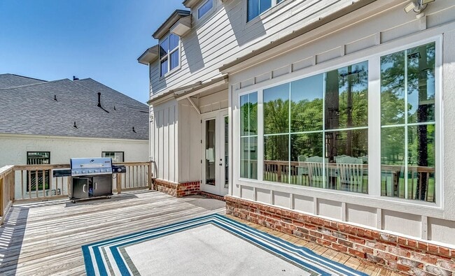 Building Photo - 150 Pine Ridge Cir