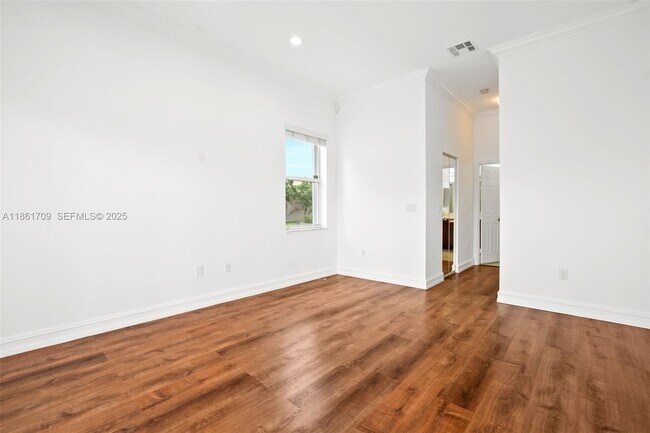 Building Photo - 5168 SW 157th Ave