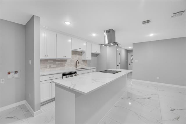 Building Photo - 313 Clearwood Dr