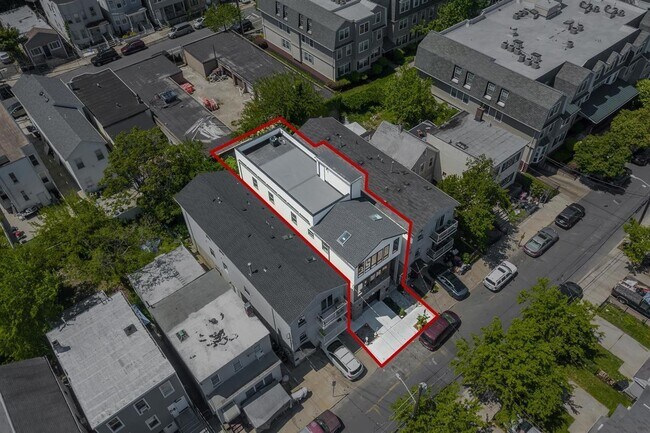 Building Photo - 85 Myrtle Ave