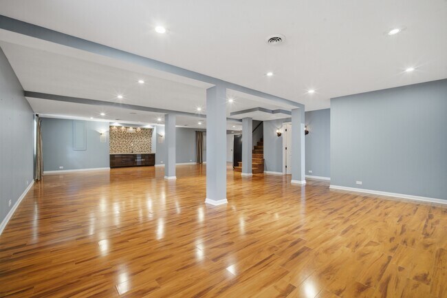 Building Photo - 5280 Burnham St