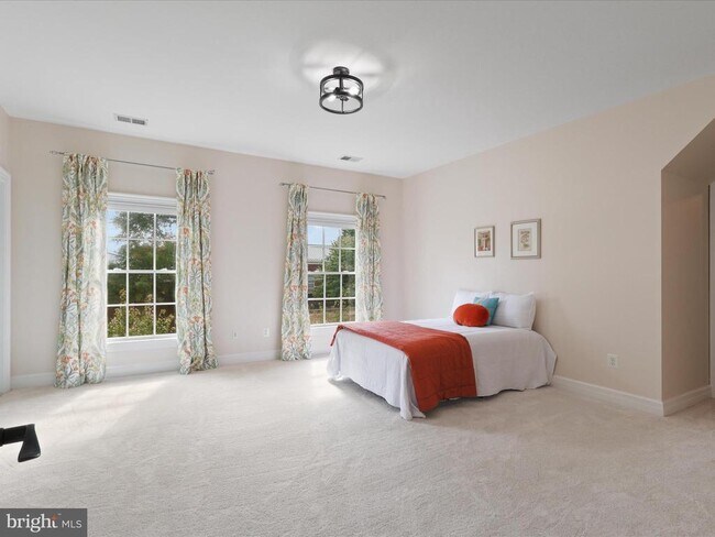 Building Photo - 904 Locust St