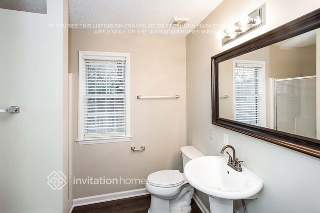 Building Photo - 4301 Emerald Ln