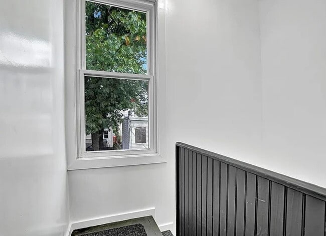 Building Photo - 49 Tichenor Terrace