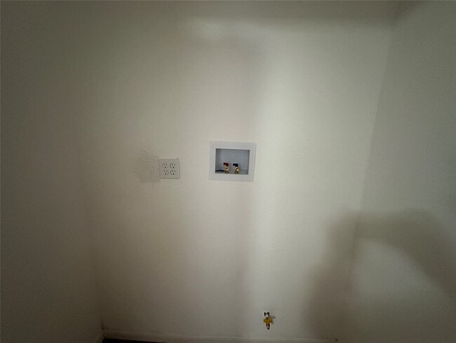 Building Photo - 4911 Delano St