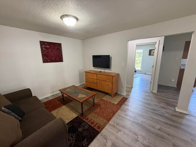 Building Photo - 207 Wheaton Ct